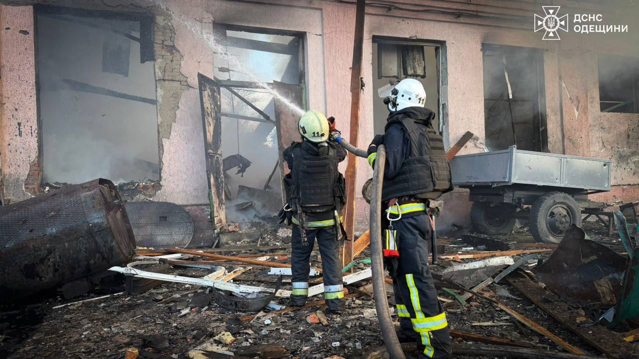 Росіяни атакували ”шахедами” Арциз: пошкоджено критичну інфраструктуру — фото 3