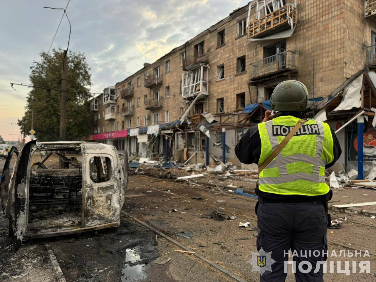 Росіяни масовано обстріляли Конотоп: багато поранених — фото 4