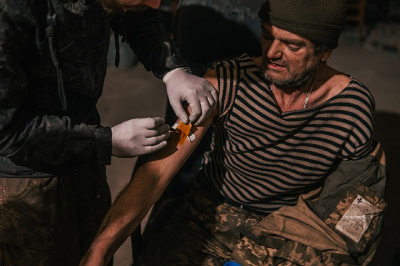 Эти фото должен видеть весь мир! Раненые бойцы выживают на ”Азовстали” в антисанитарии и без медикаментов — фото 9
