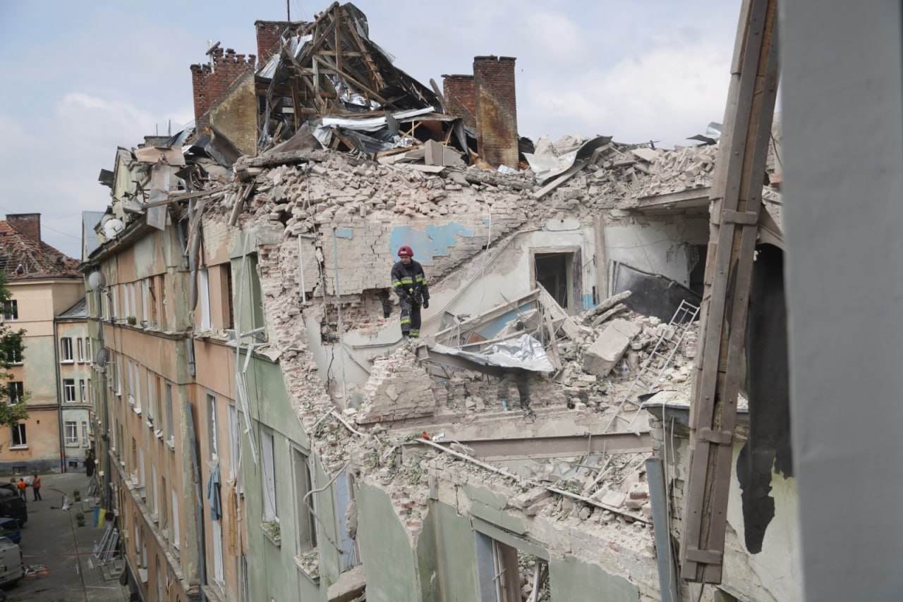 Во Львове во время ракетной атаки были закрыты укрытия — фото
