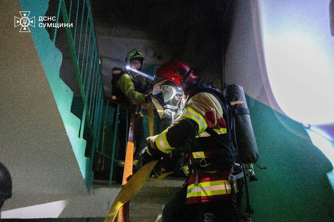 Одинадцять людей постраждали внаслідок російського обстрілу Сум — фото 4