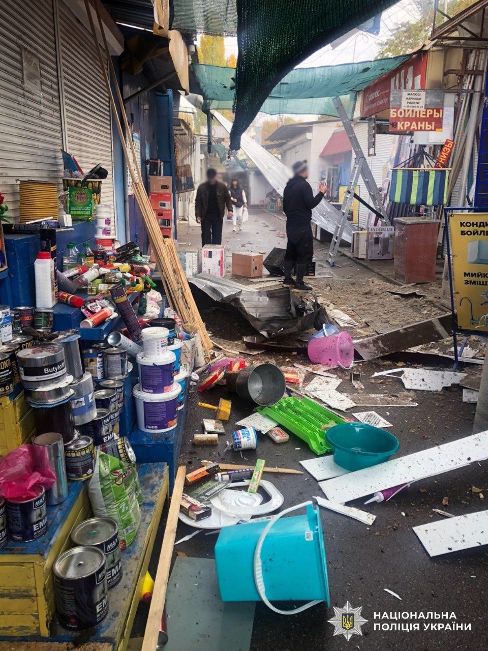 Два человека погибли, 22 пострадали в результате российских обстрелов Херсона и области — фото 2