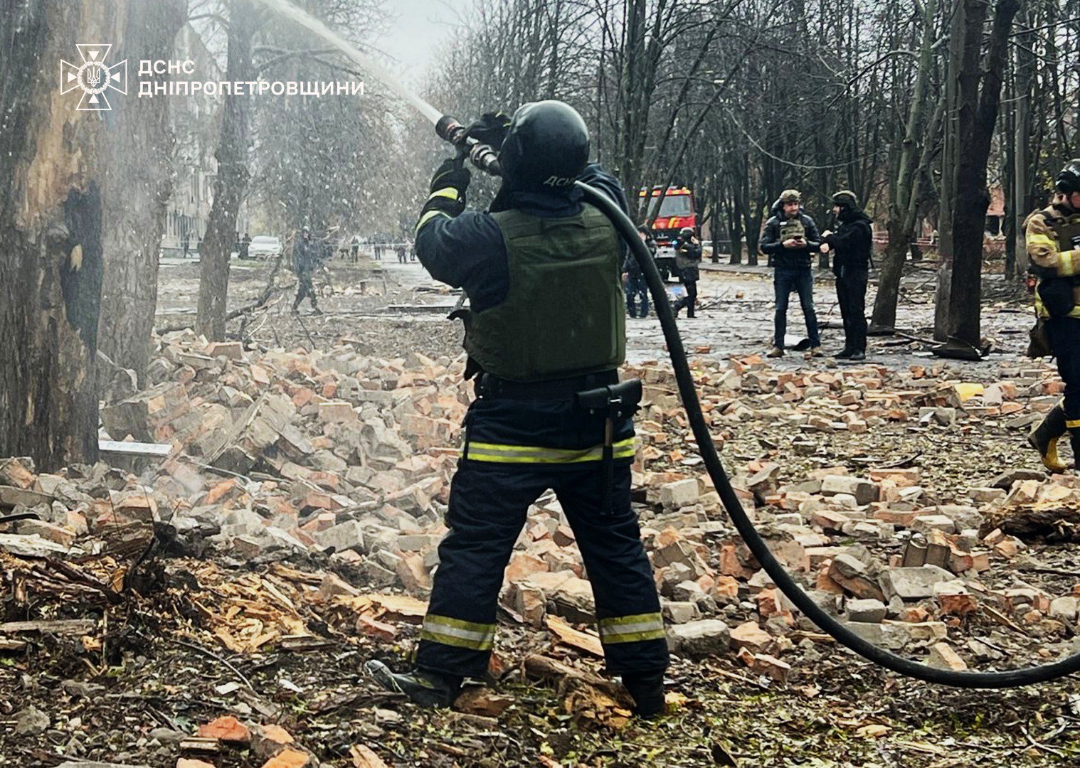 У Кривому Розі зростає кількість постраждалих внаслідок ракетної атаки: фото — фото 7