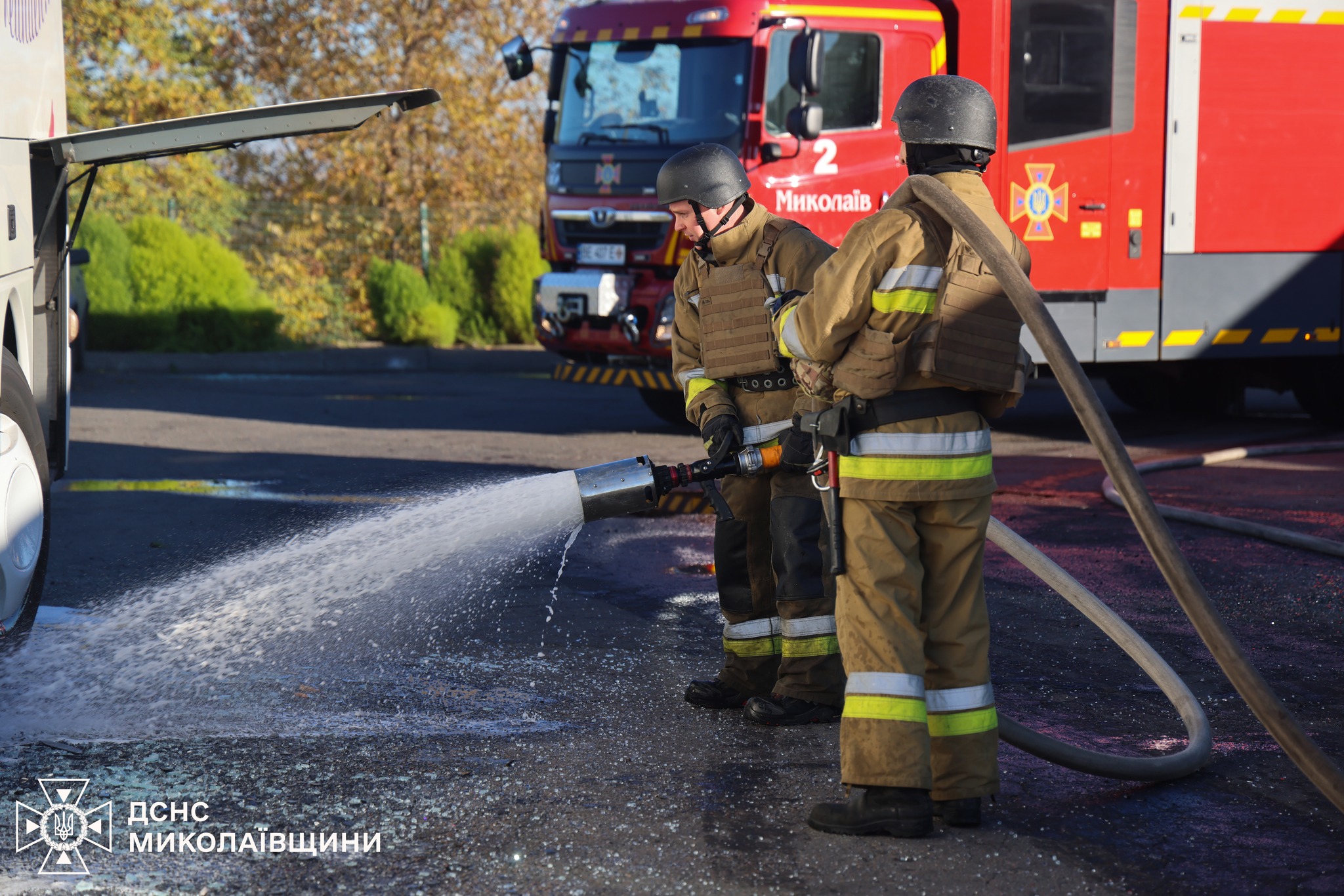 Россияне атаковали Николаев кассетным Искандером, один человек погиб: кадры последствий — фото 7