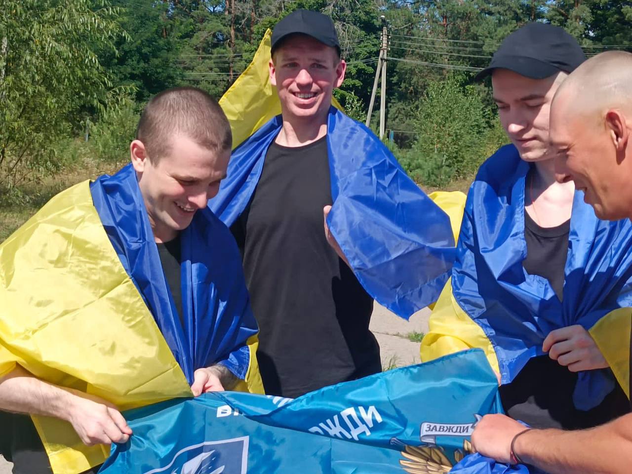 Обмен пленными: домой вернулись украинцы, которые были в плену более 10 лет (фото) — фото 10