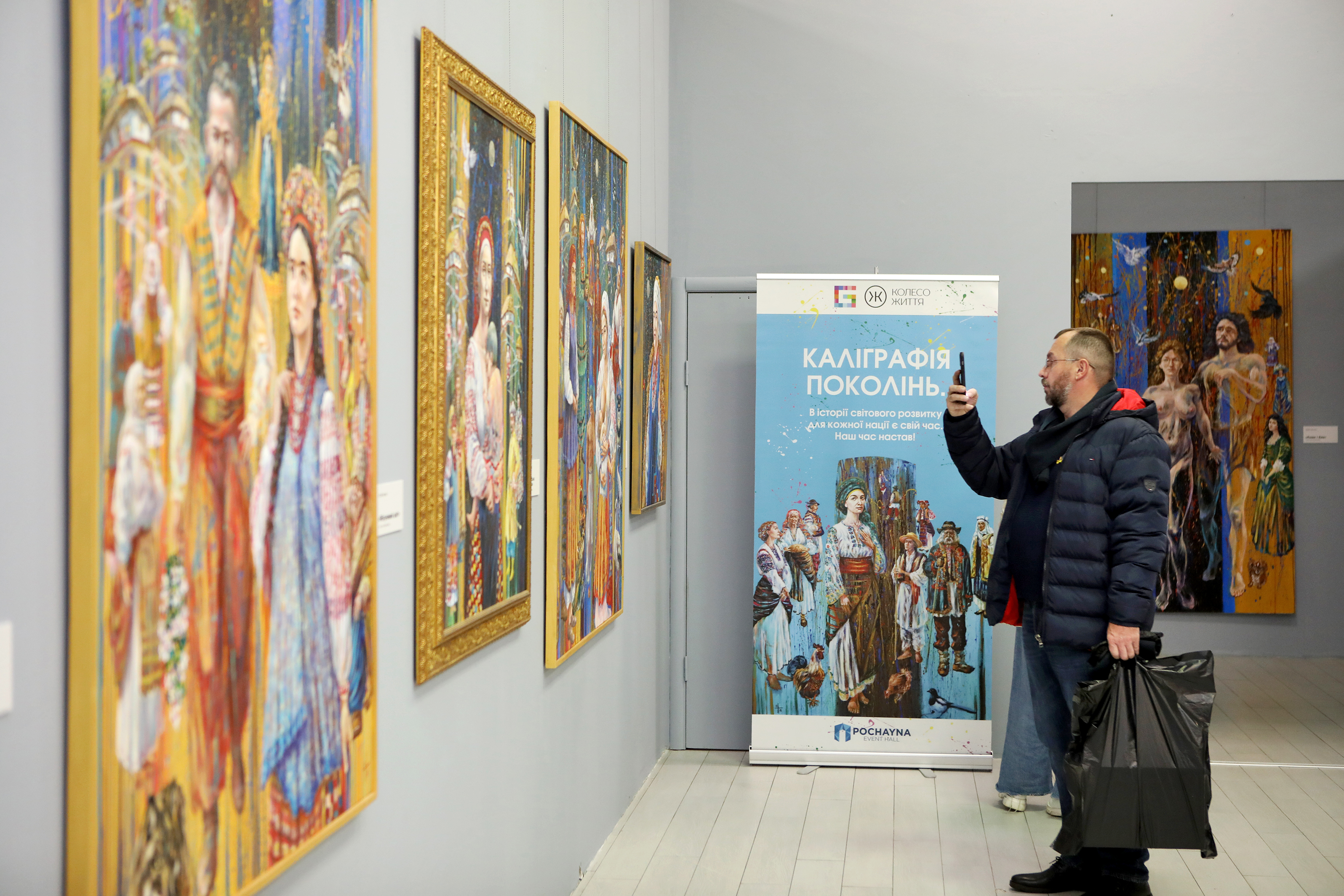 ”Пробудження у мудрості”: у Києві відкрилась виставка картин заслуженого художника України Юрія Нагулка — фото