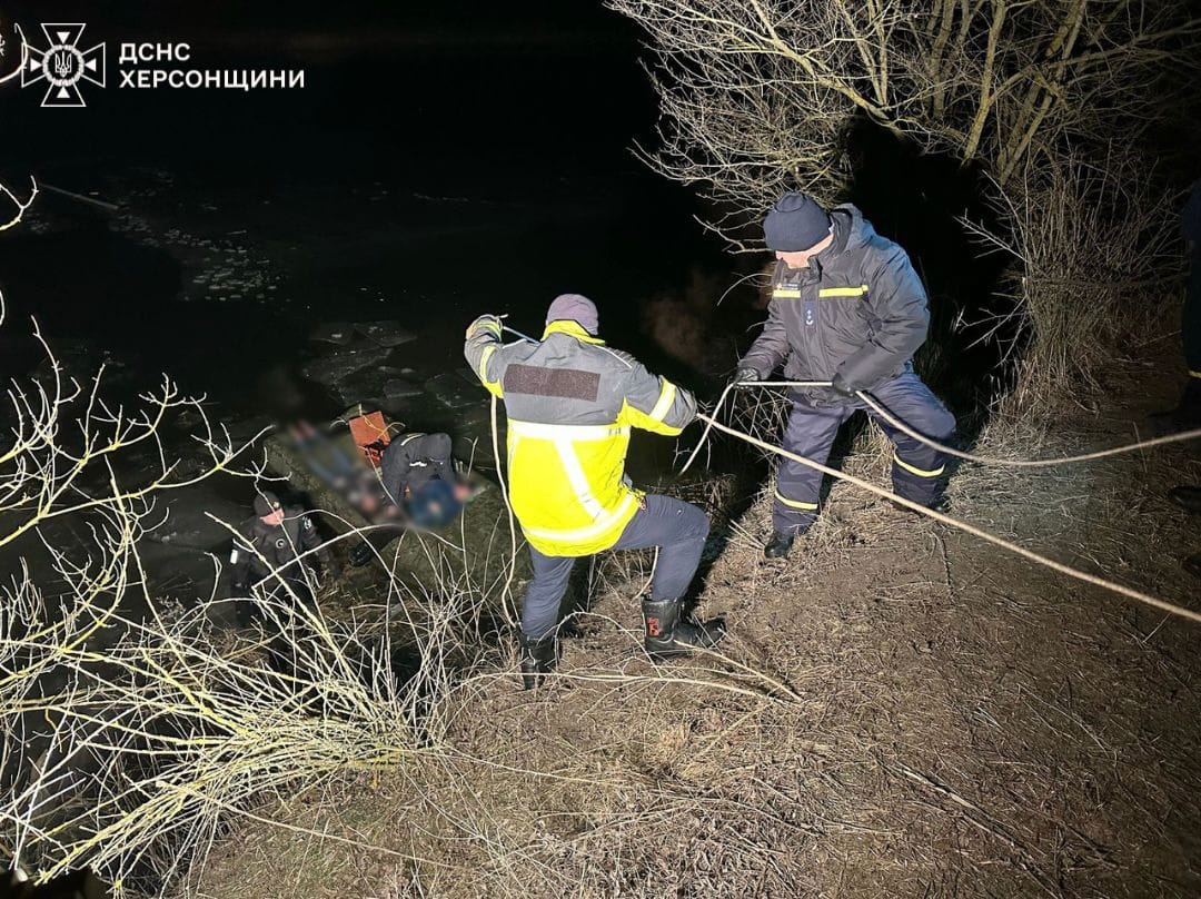 Водолази знайшли тіла двох дітей, які провалилися під кригу на річці Інгулець — фото 1