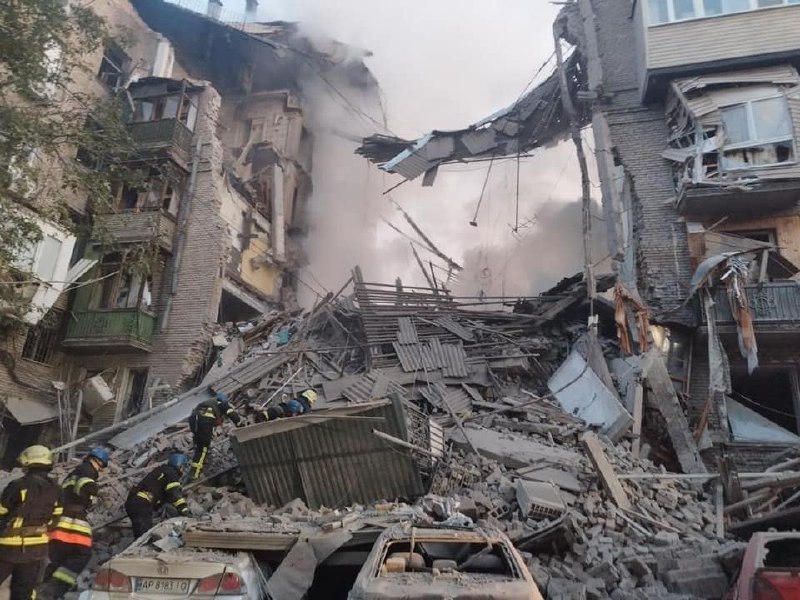 Спасатели показали последствия ракетных ударов по Запорожью — фото