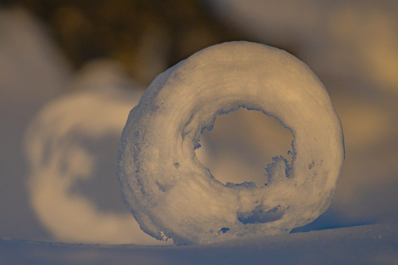 Вчені станції ”Академік Вернадський” показали вражаюче природне явище - ”пончики” зі снігу: фото — фото