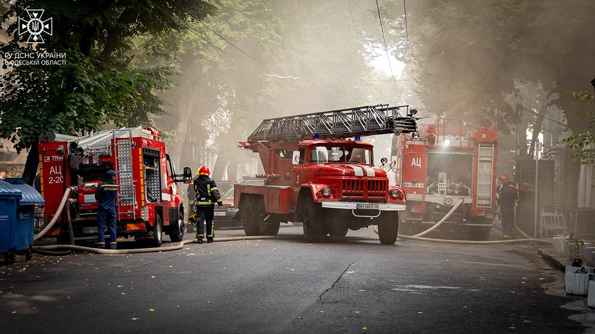 В центре Одессе сгорел хостел и ресторан: фото — фото 2
