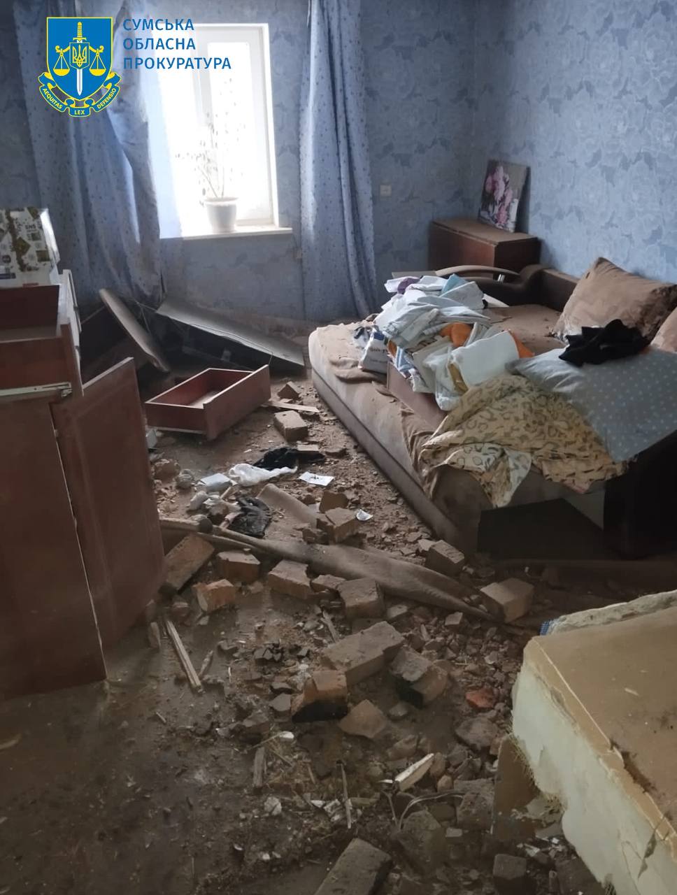 Росія обстріляла прикордонне місто на Сумщині: серед загиблих жінки та дитина — фото