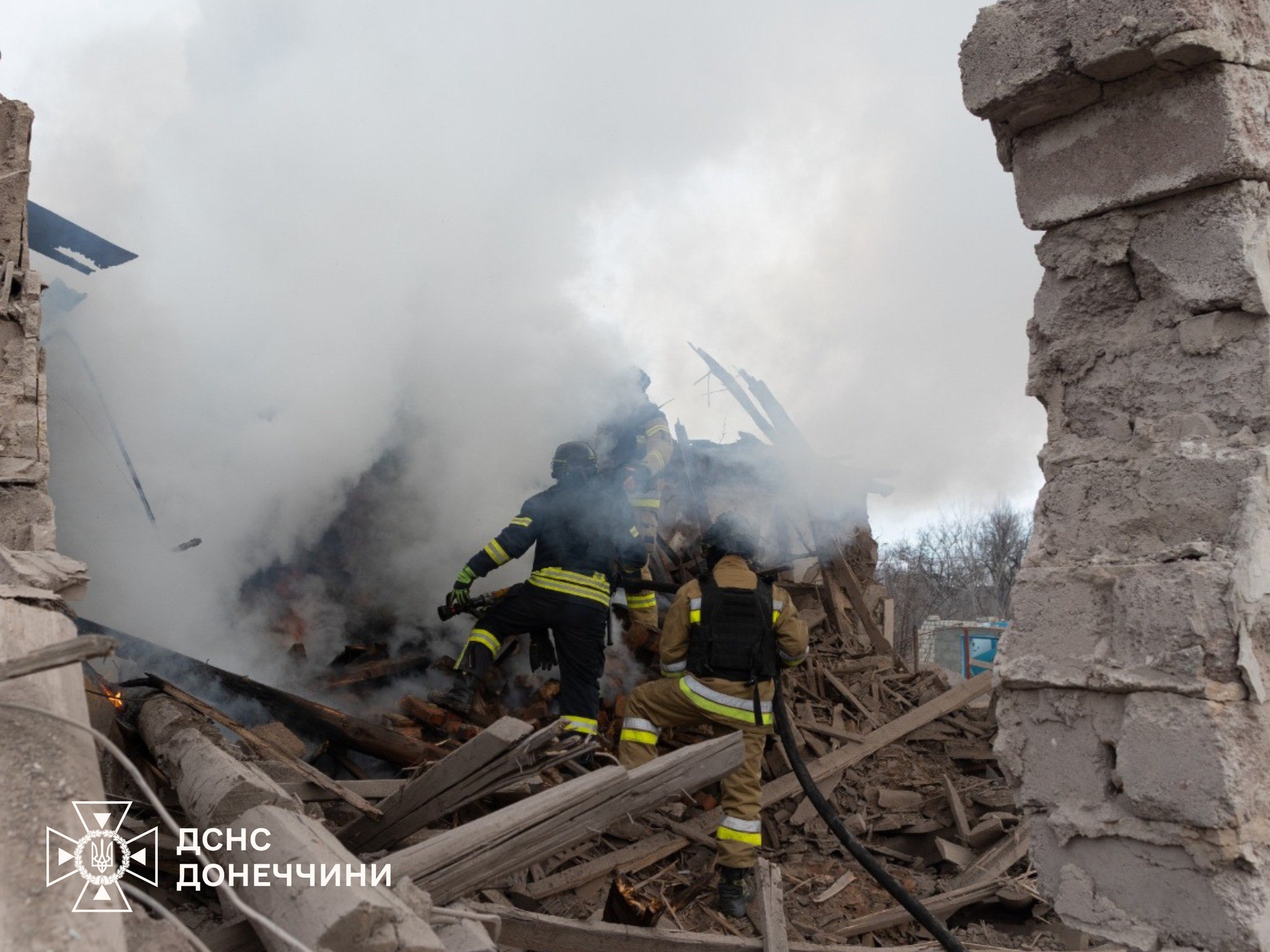 Пять человек пострадали в результате российских авиаударов по жилому сектору в Дружковке — фото 3