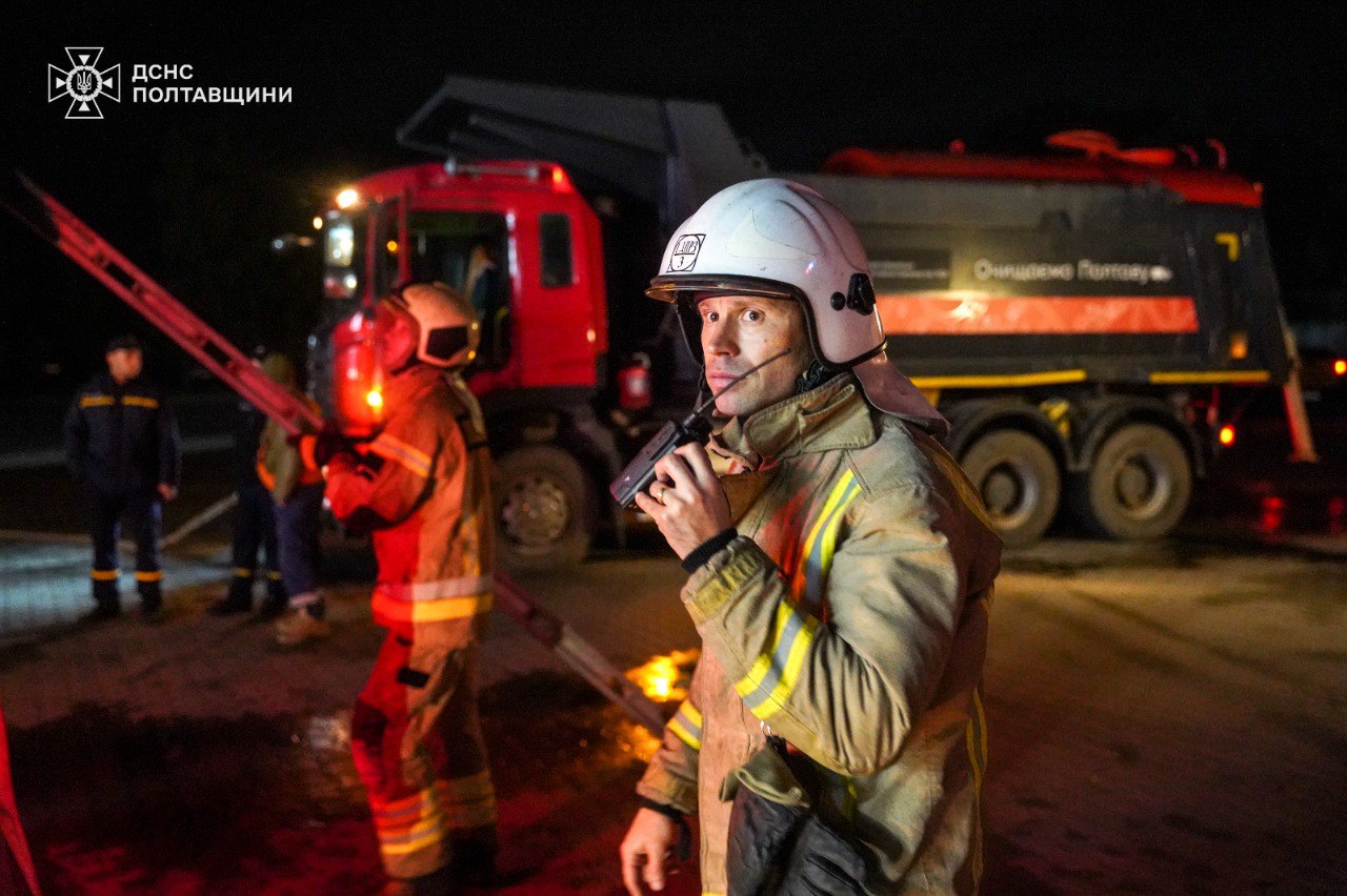 Через російську атаку під Полтавою згорів склад готової продукції одного з підприємств — фото 7