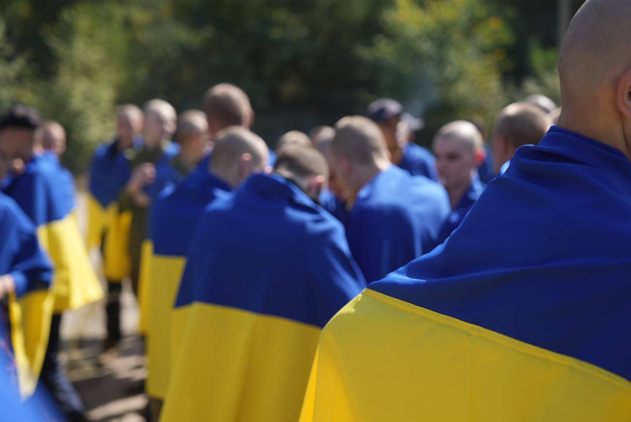 Зеленский и Лубинец подтвердили обмен пленными, домой вернулись 115 человек: фото — фото 5