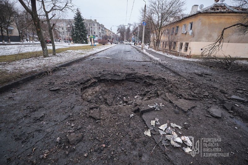 Россияне снова ракетами атаковали центр Краматорска: много пострадавших — фото
