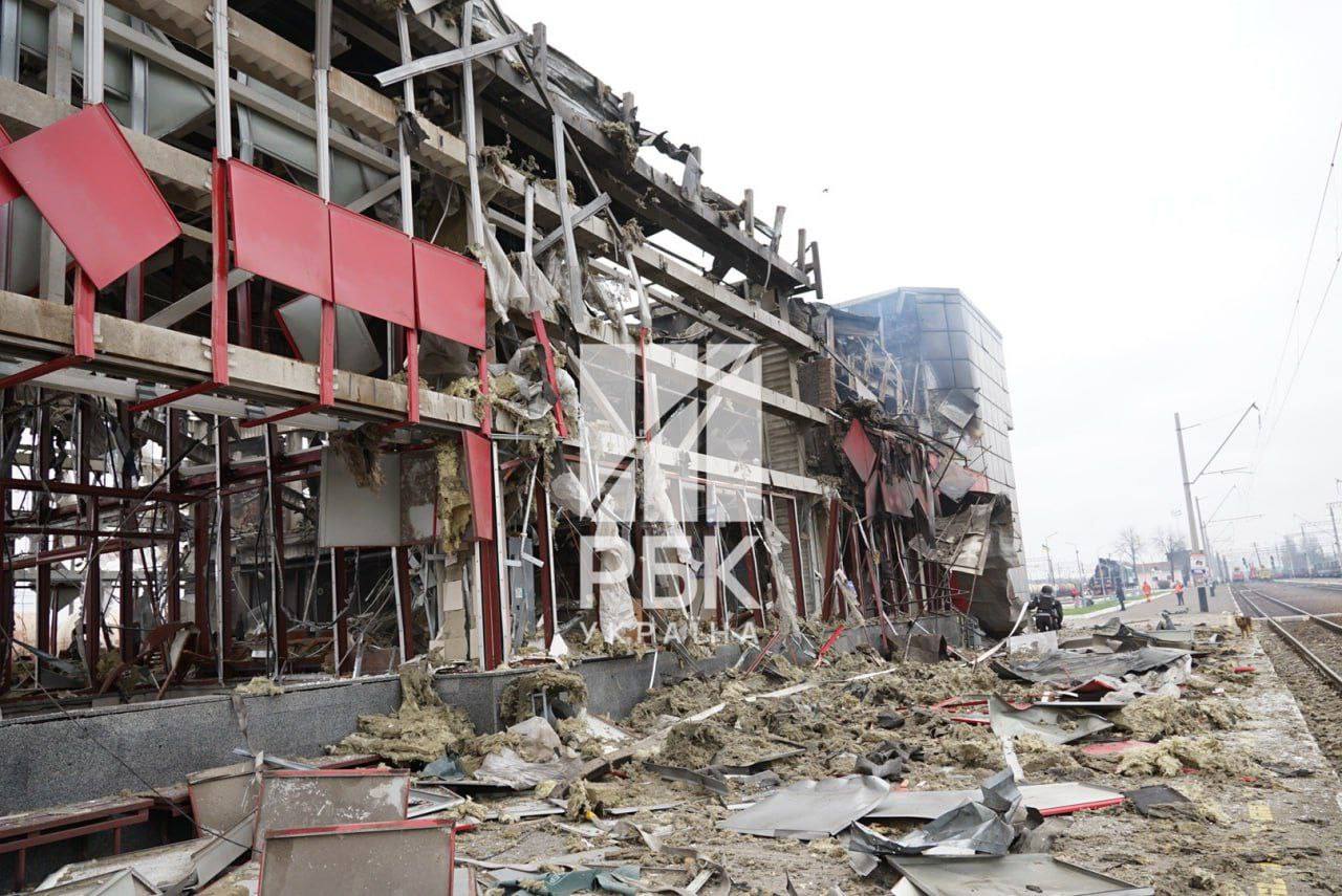 В Фастове после российской атаки полностью уничтожен вокзал: фото — фото 6