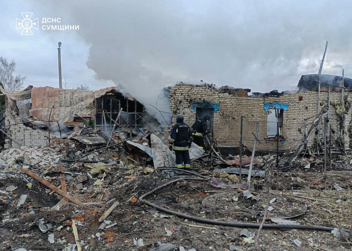 Російські окупанти обстріляли 37 населених пунктів у 15 громадах Сумської області — фото 4
