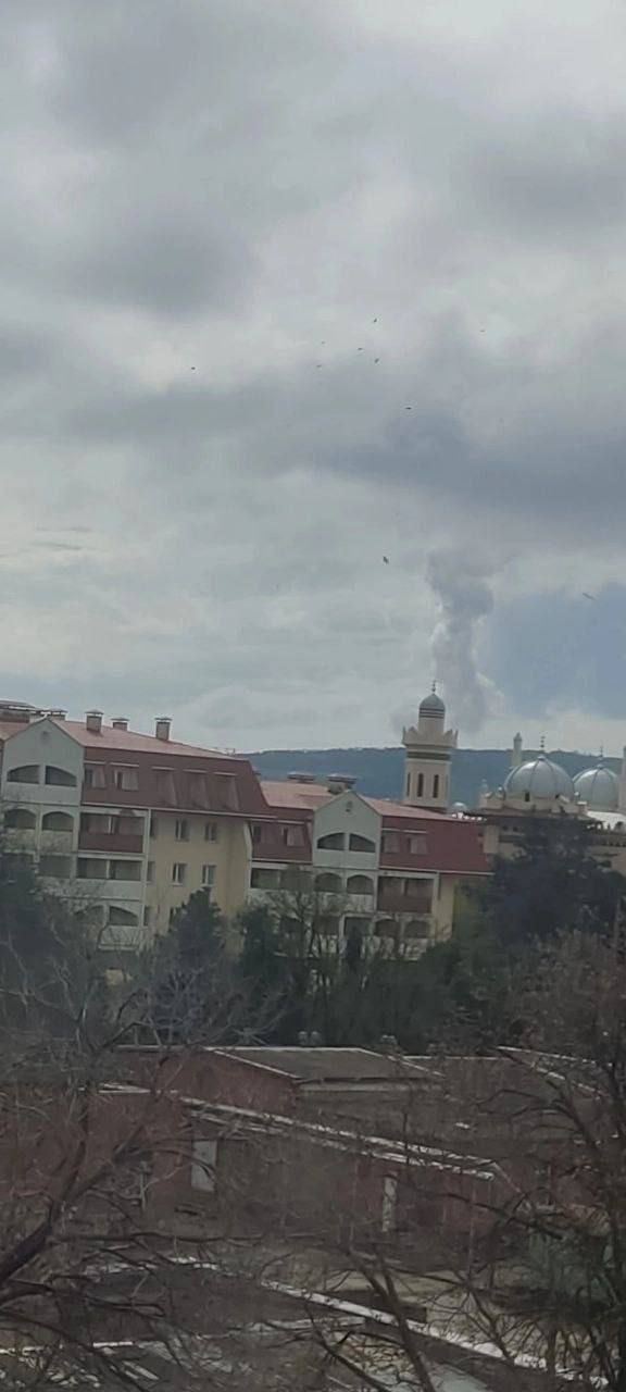У Криму заявили, що у небі над Феодосією збили ракету, яка летіла з України — фото