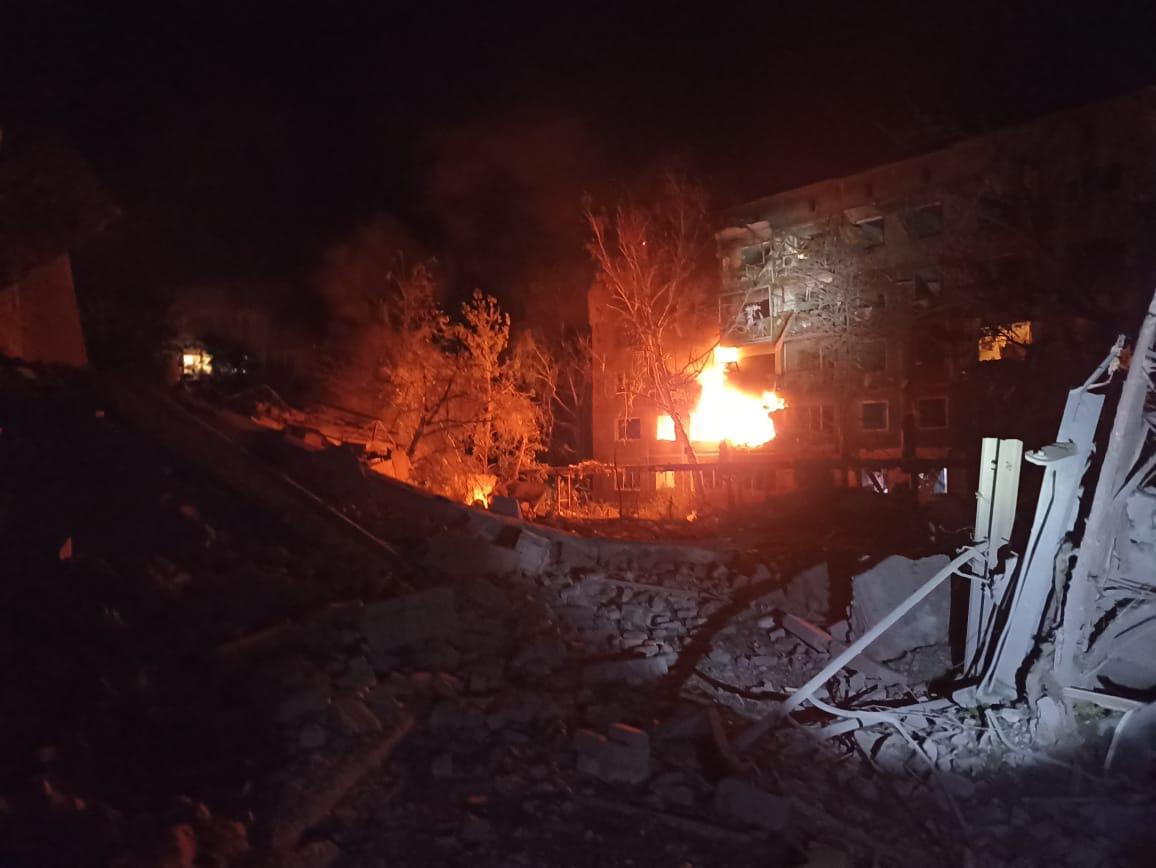 Россияне скинули авиабомбу на жилой квартал в Константиновке: много раненых — фото