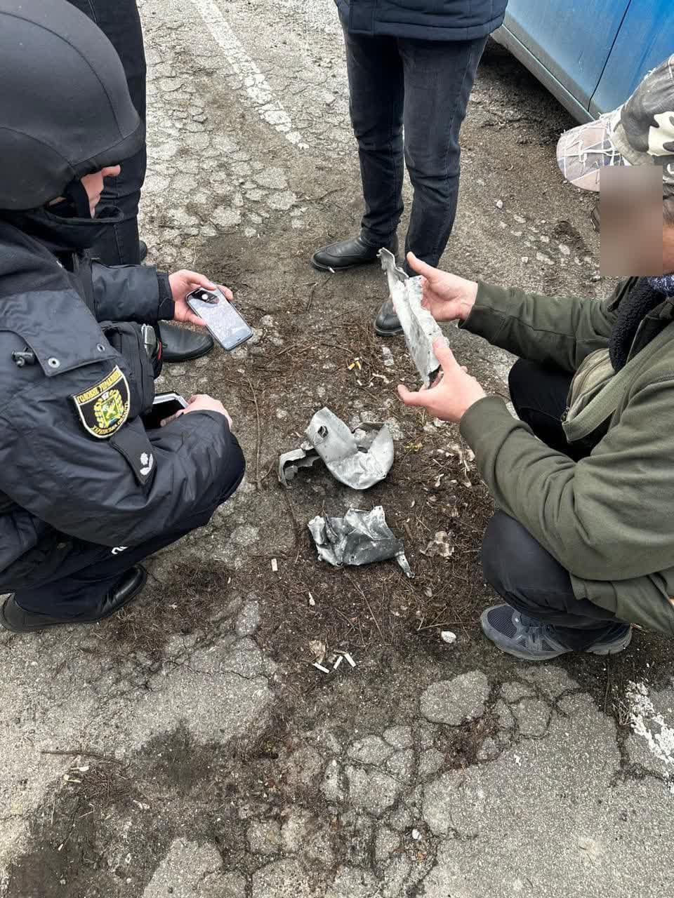 Под завалами в Харькове могут быть до 10 людей — фото