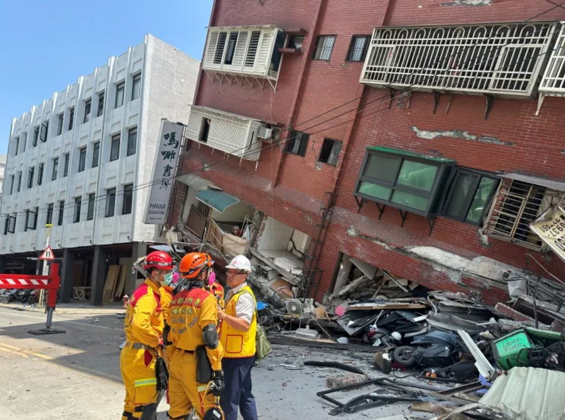 Тайвань пострадал от крупнейшего за 25 лет землетрясения: есть погибшие — фото
