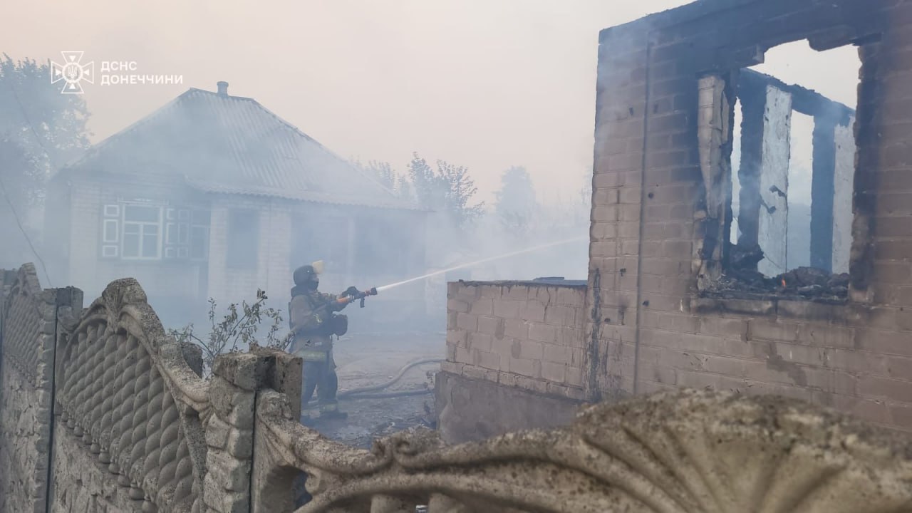 В Харьковской области разбушевался сильный лесной пожар: эвакуированы сотни людей — фото 2