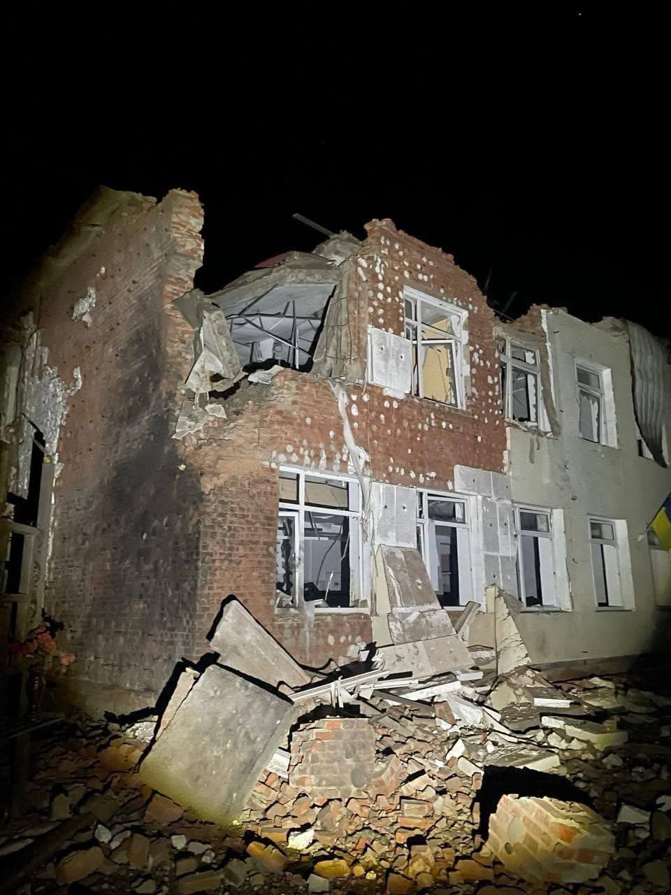 Російська армія трьома БПЛА ”Герань” знищила Авдіївський ліцей у Чернігівській області — фото 1