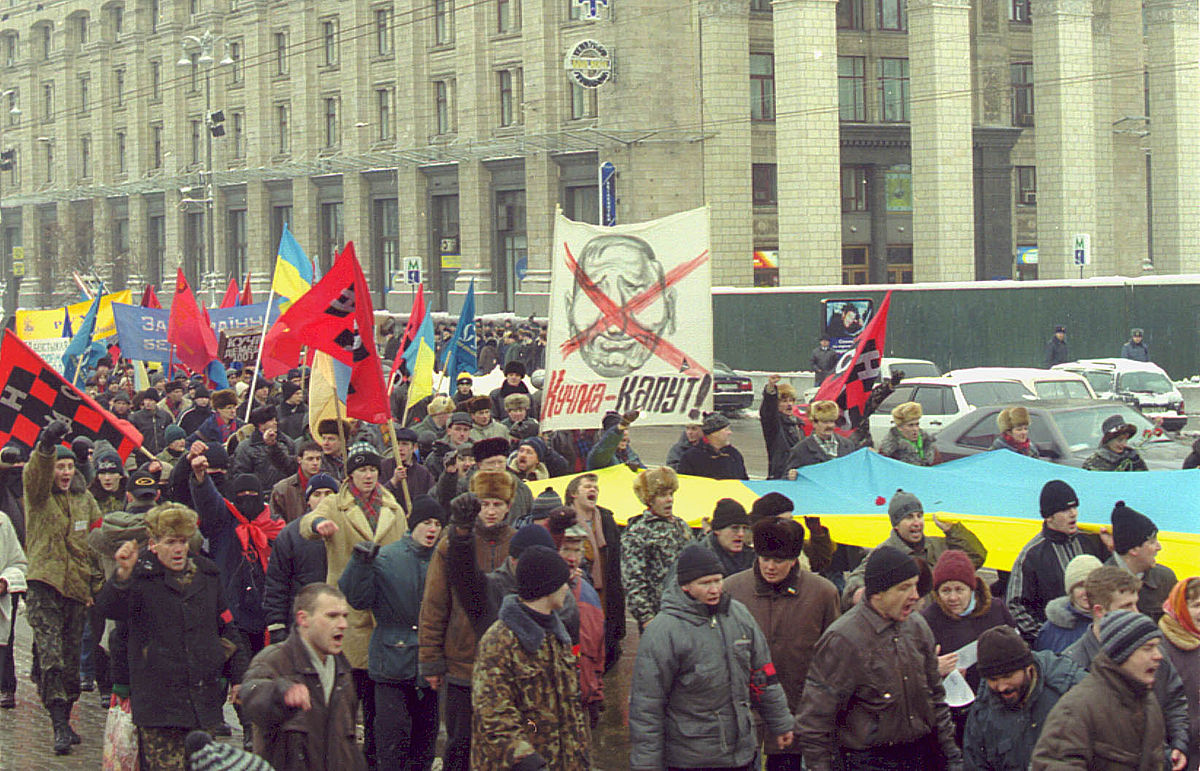Украине 30: акция ”Украина без Кучмы” – чем запомнился 2001 год — фото 1