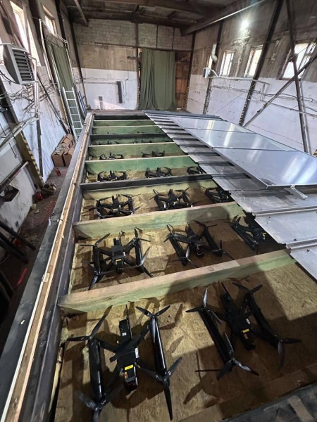 ”Паутина”: операцию в ходе которой атаковали 4 военных аэродрома России, контролировал лично Зеленский — фото 6