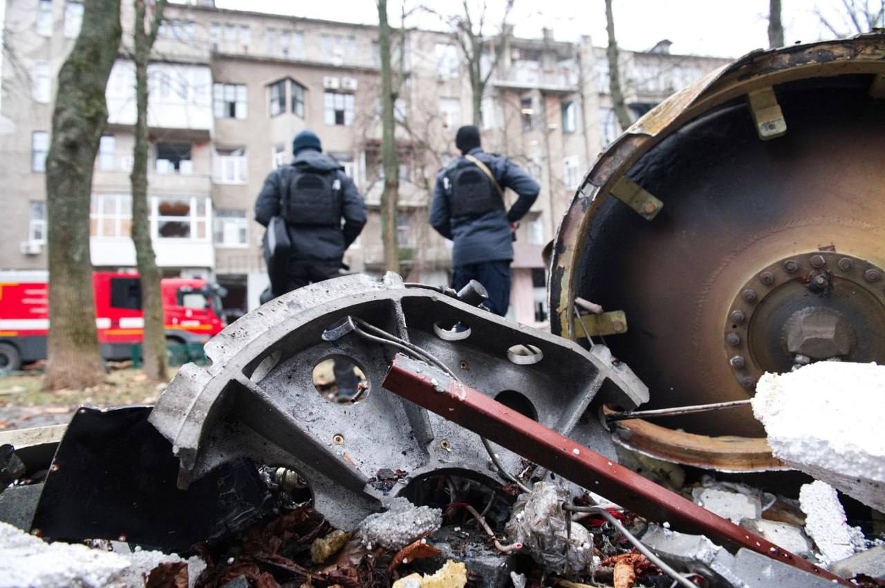 Появились кадры последствий ударов по Харькову: ранены 44 человека — фото 15