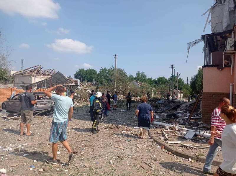 Россия обстреляла многоквартирный дом в Вознесенске: фото — фото 2