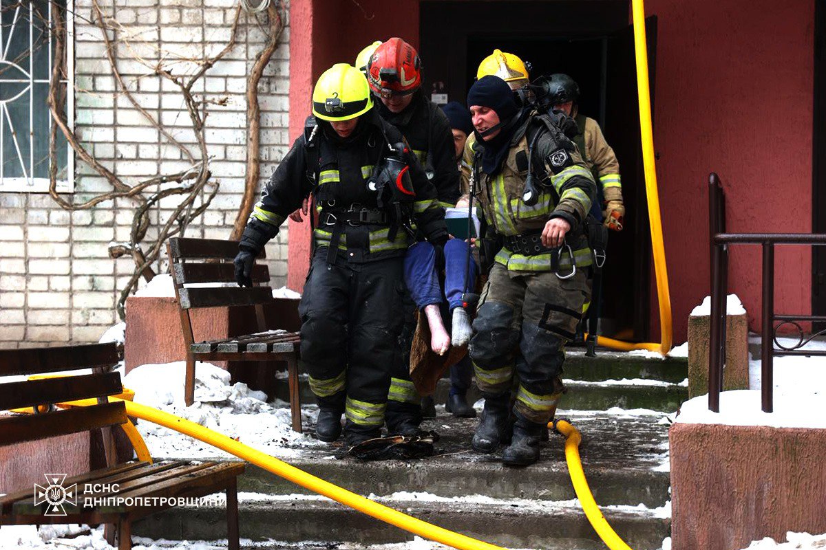 Российский БПЛА влетел в жилой дом в Днепре: 14 пострадавших — фото 3