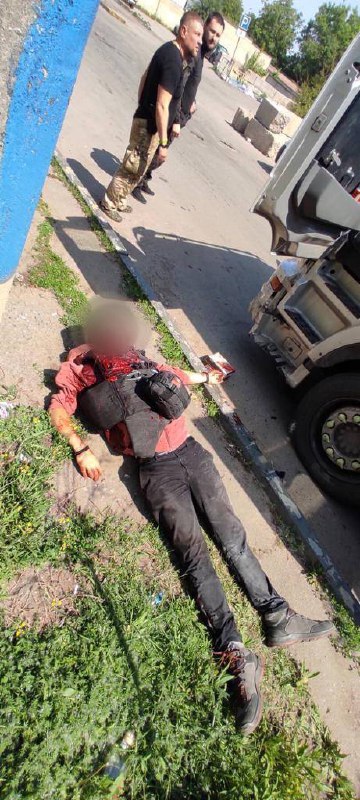 Россияне расстреляли эвакуационное авто, убит французский журналист: фото — фото 5