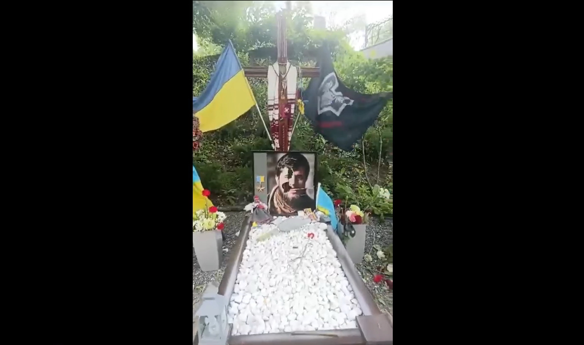 У Києві невідомі осквернили могили ”Да Вінчі”, ”Джуса” та Петриченка — фото 1
