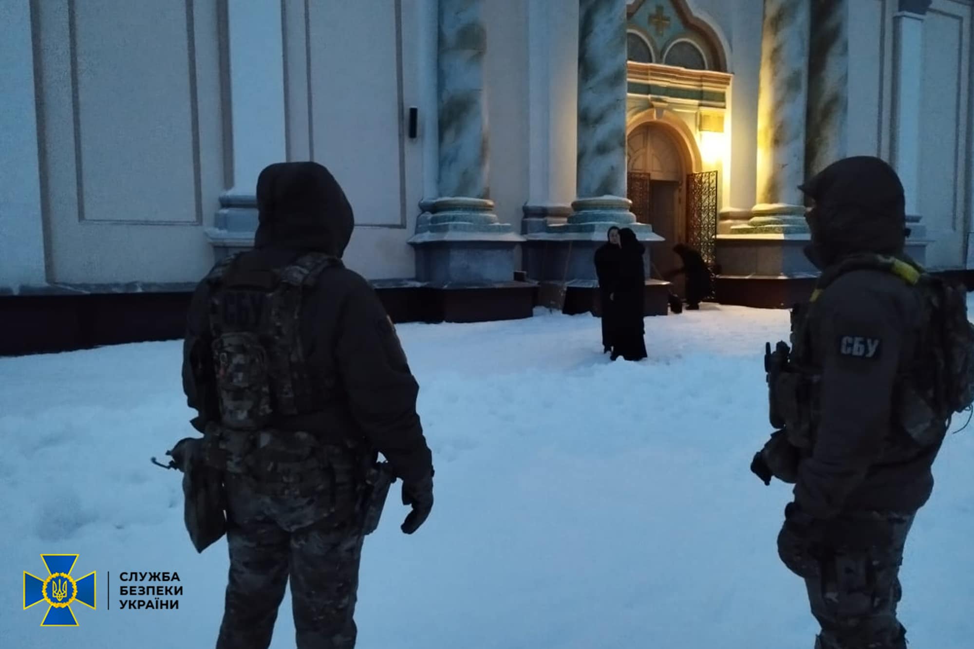 Кроме Киево-Печерской Лавры СБУ пришла с обыском в церкви Ровенской области — фото 4