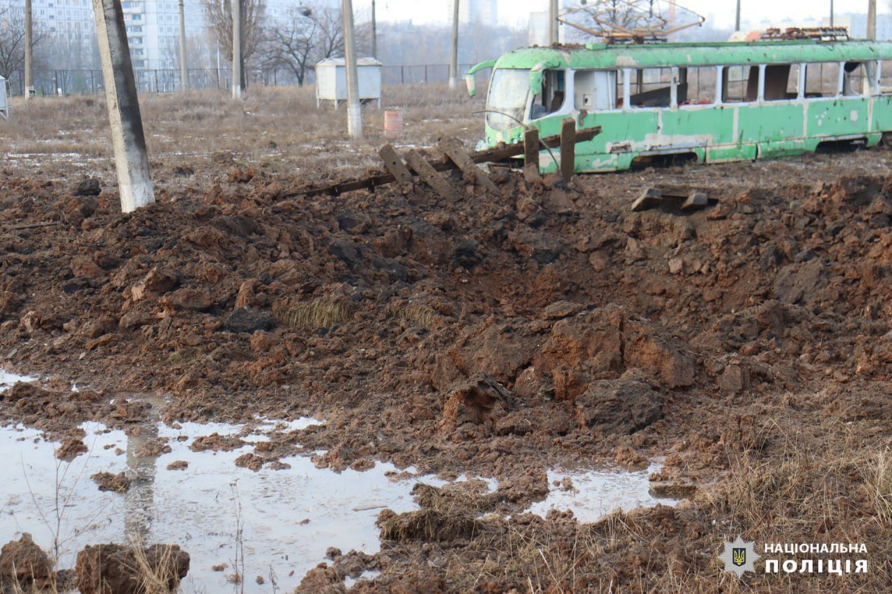 В сети показали, что осталось от транспортного депо в Харькове после российского удара: фото, видео — фото 3