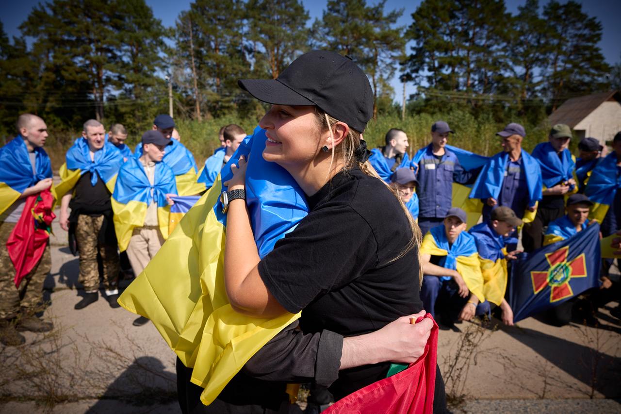 Зеленський підтвердив, що Україна провела другий поспіль обмін полоненими — фото 5