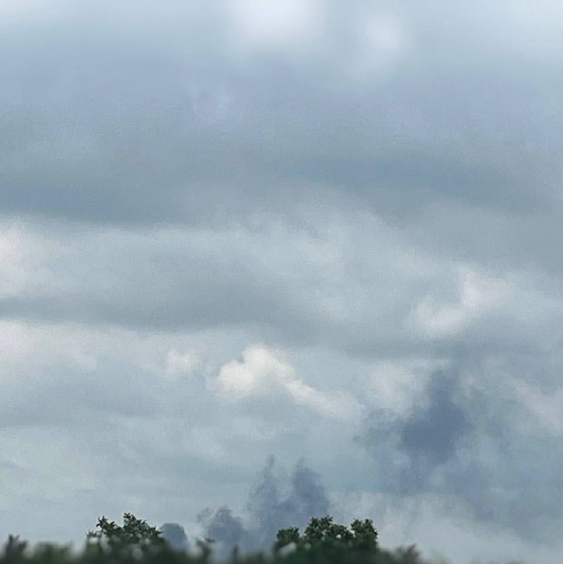 У Мелітополі пролунали вибухи біля аеродрому: фото — фото