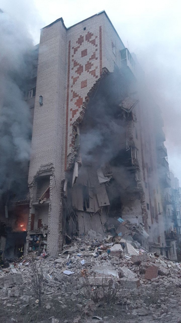 В Лимане после обстрела оккупантов развалилась многоэтажка — фото 1