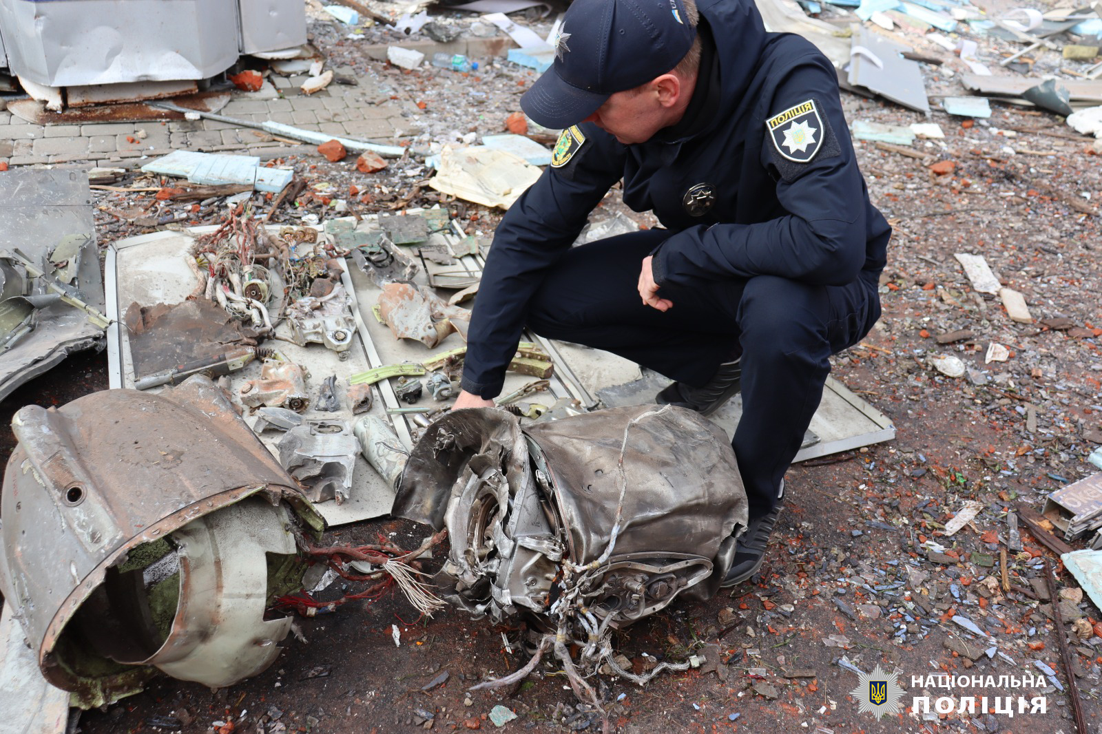 ”Сделано в России”: полиция показала ракету, которой оккупанты ударили по дому в Харькове — фото 5