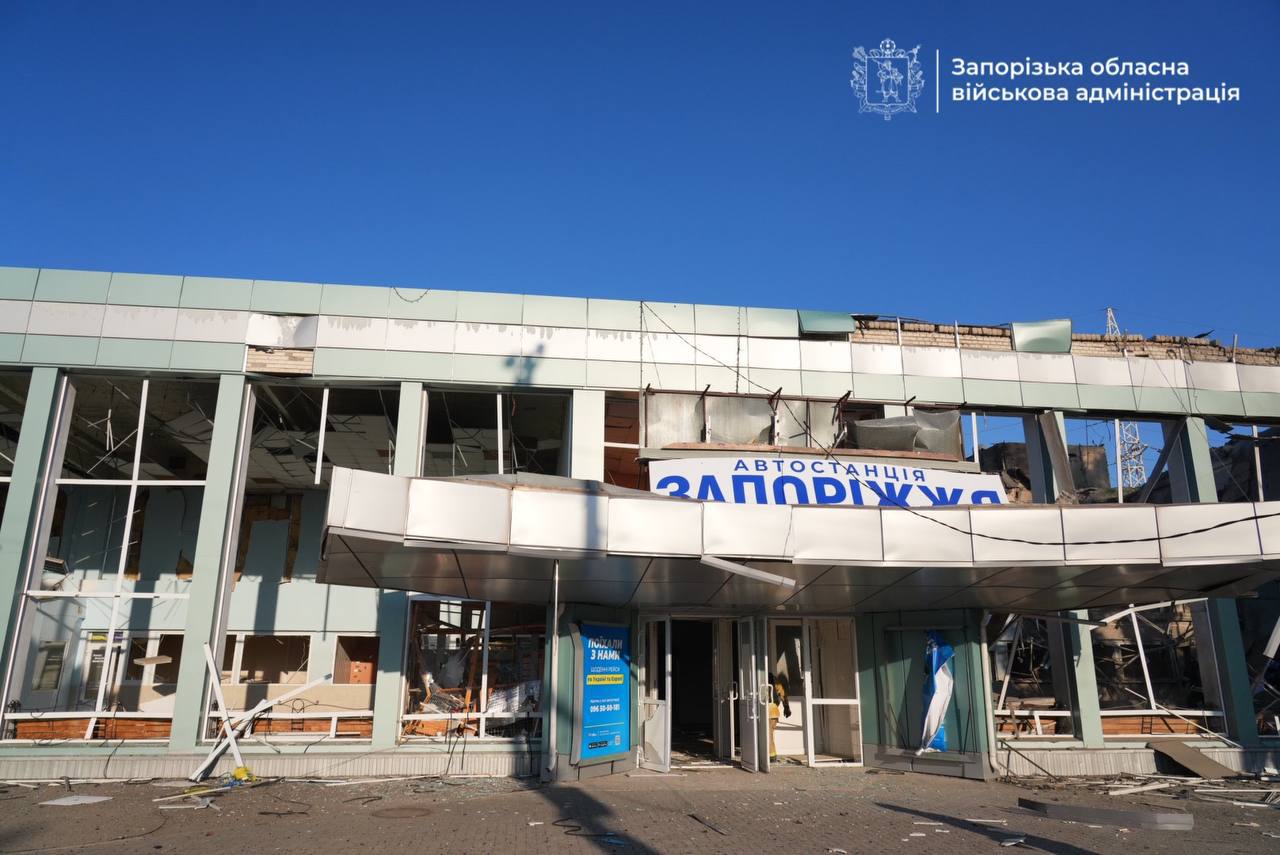 Росіяни КАБом розбили автовокзал у Запоріжжі — фото