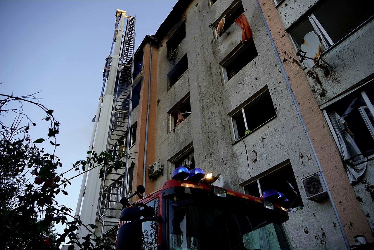 Обстрел Львова: пострадали 15 человек и электрические сети (фото) — фото