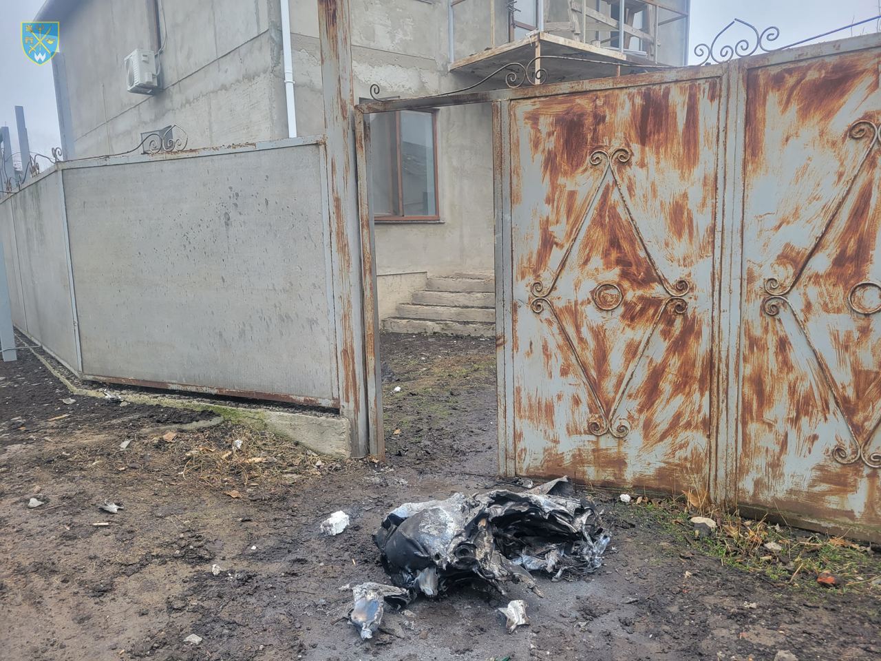 В Одессе ракета прошила жилую высотку, взорвавшись внутри: число жертв растет (фото) — фото 4