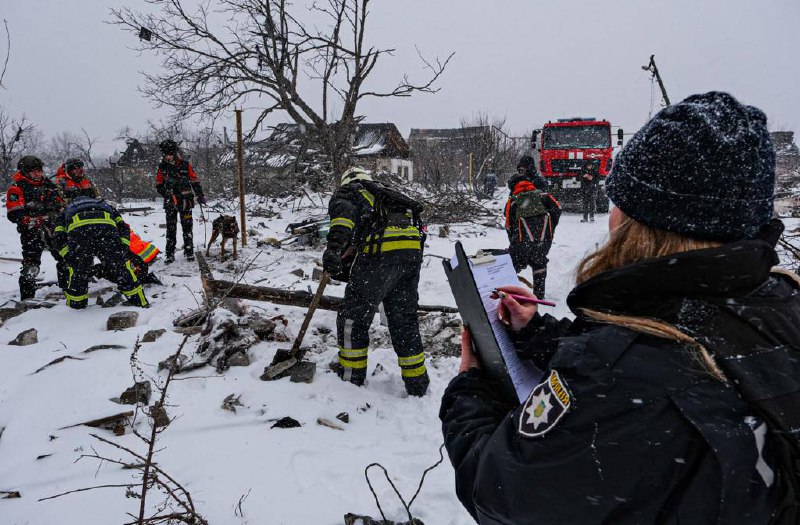 В сети показали кадры первых минут после обстрела россиянами Покровска 6 января — фото