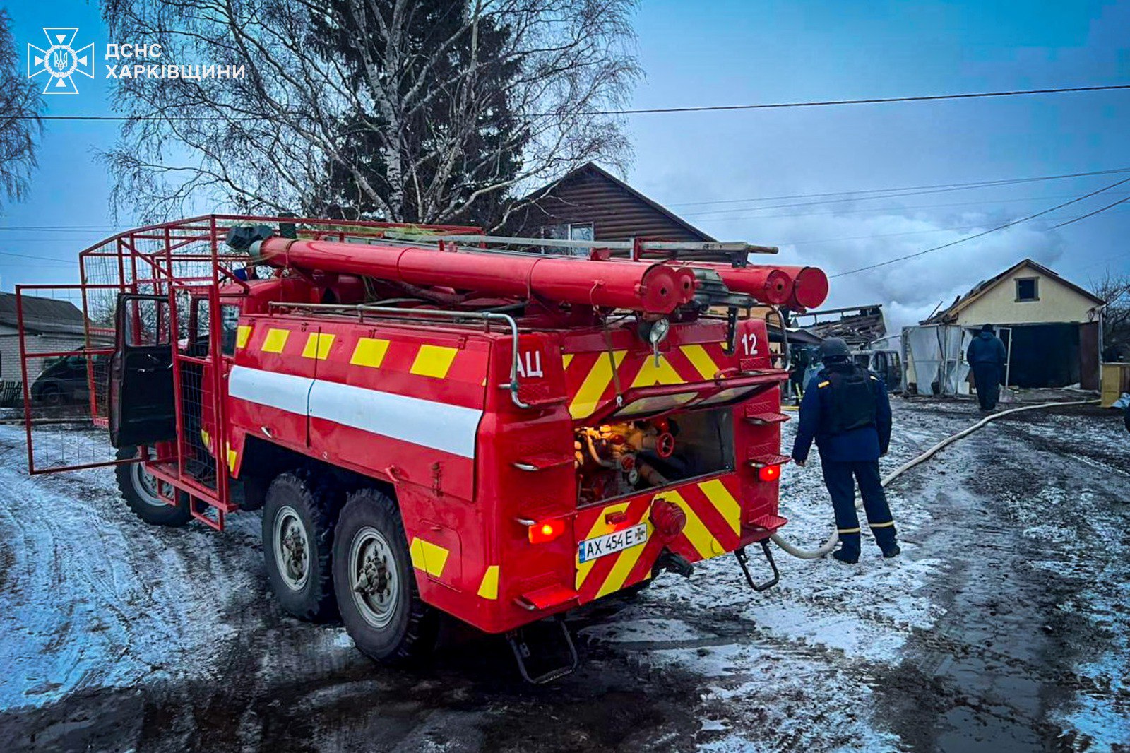 Одна людина постраждала внаслідок удару російського БПЛА по приватному будинку на Харківщині — фото 2