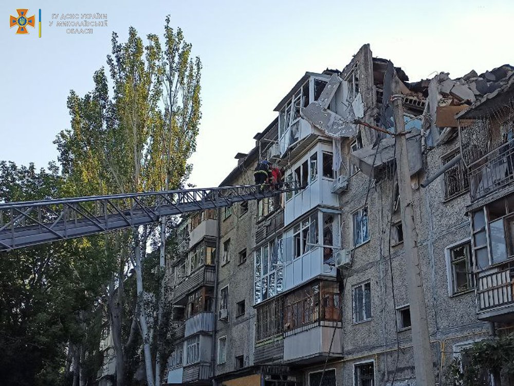Ракетный удар по жилому дому в Николаеве: число жертв растет (фото, видео) — фото 5