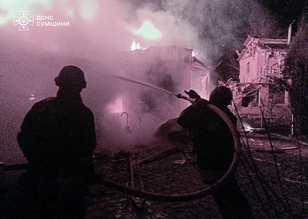 Російські окупанти обстріляли 37 населених пунктів у 15 громадах Сумської області — фото 1