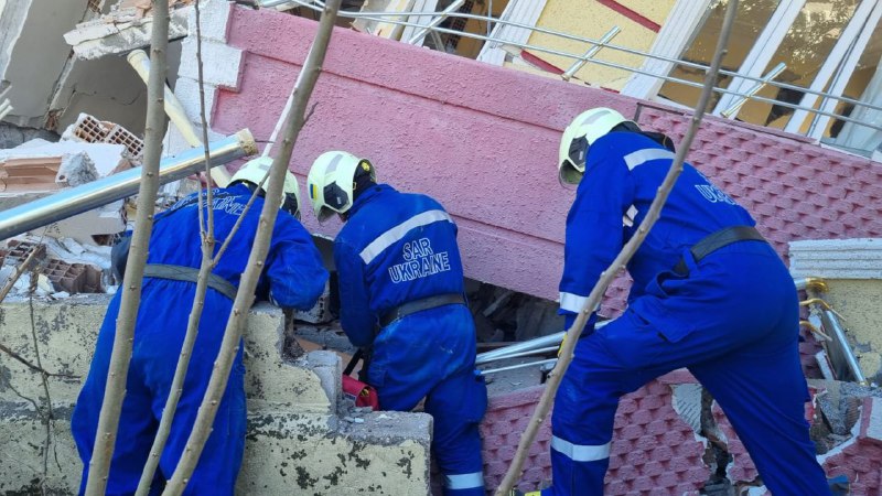 Українські рятувальники показали свою роботу у Туреччині (фото) — фото
