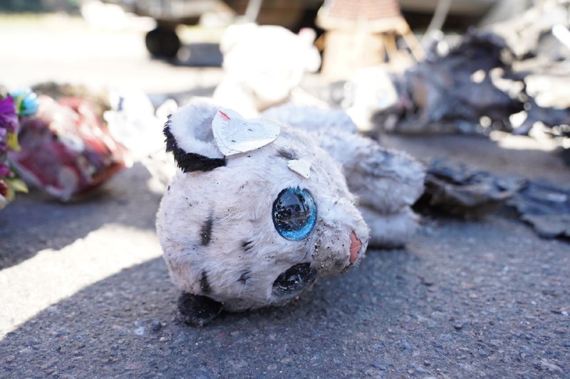 Ракетный удар по ТРЦ в Кременчуге: количество жертв стремительно растет — фото 8