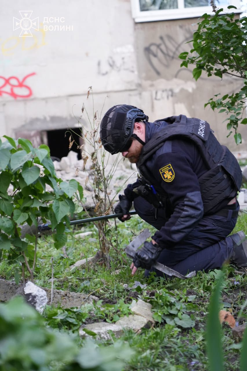 У мережі з'явилися кадри ракетного удару по Луцьку: у місті вже 15 постраждалих — фото 10